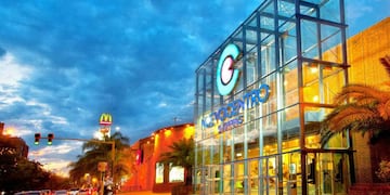 Los shoppings abrirán sus puertas de 9 a 21, pero sólo para los locales esenciales (La Voz).