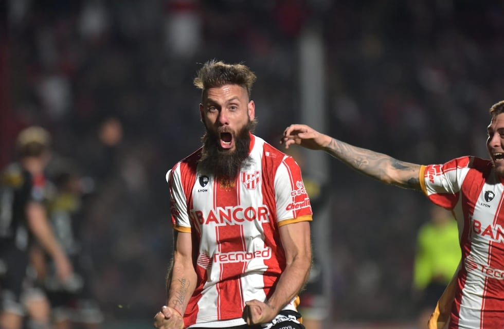 La emotiva despedida de Instituto para el Vikingo Parnisari