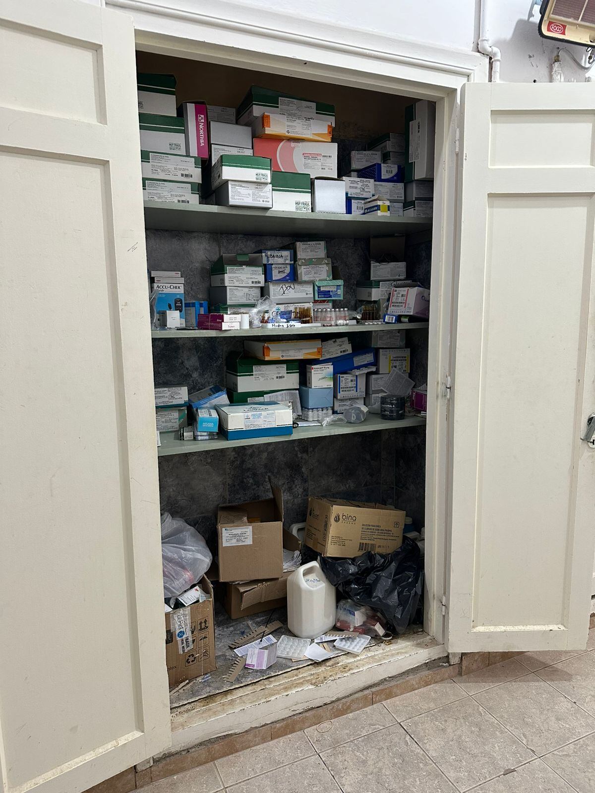 La Justicia investiga la presencia de medicamentos vencidos y el posible suministro a pacientes en el hospital municipal de Quilino.