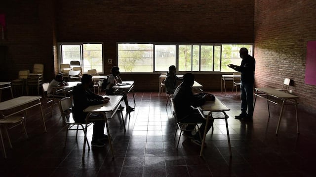 Claroscuro. Con luces y sombras, algunos alumnos y docentes retomar este viernes las clases presenciales en Córdoba (Pedro Castillo)