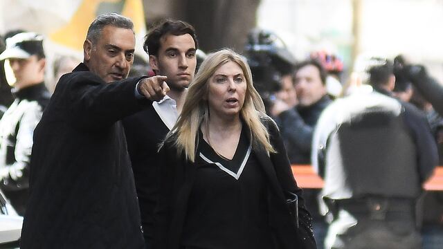 La jueza María Eugenia Capuchetti y el fiscal Carlos Rívolo durante la investigación del atentado contra Cristina Kirchner