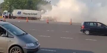 Derrame tóxico en autopista Acceso Oeste a la altura de Ituzaingó