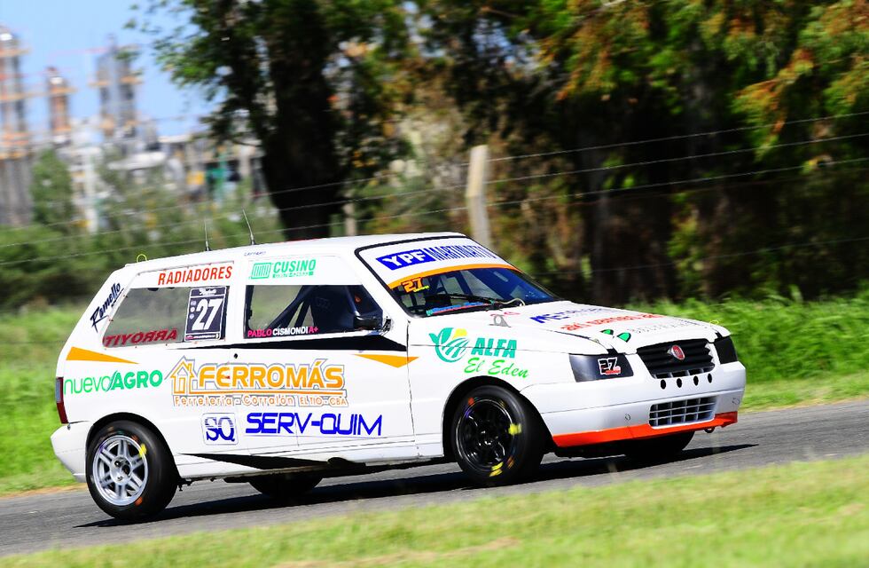 Pablo Cismondi volvió a correr en el Car Show Santafesino, esta vez en Paraná