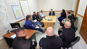 El titular deEl titular de la Fiscalía Regional 5, Carlos María Vottero junto con autoridades de Frontera, Josefina, policías y del Ministerio de Seguridad