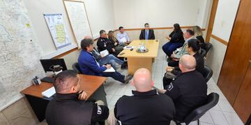 El titular deEl titular de la Fiscalía Regional 5, Carlos María Vottero junto con autoridades de Frontera, Josefina, policías y del Ministerio de Seguridad