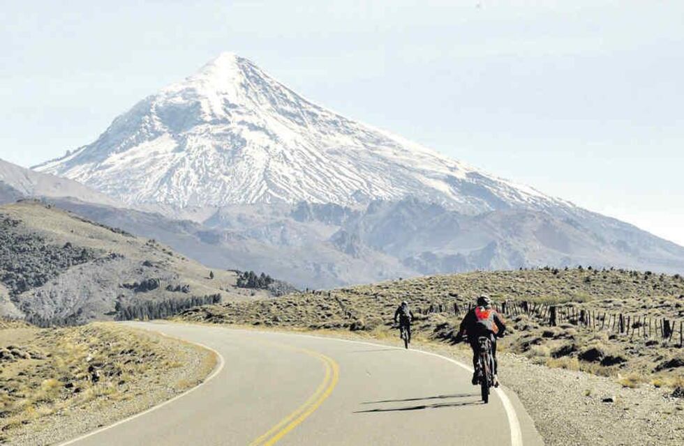 Mapuches cuestionaron al Gobierno tras anular la declaración de “sitio sagrado” del Volcán Lanín