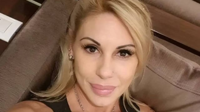 Mónica Farro impactó al posar frente al espejo con un minivestido / Foto: Instagram