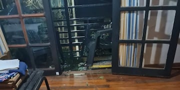 Noche de terror en Eldorado: vecina enfrenta intento de robo en su propio hogar.