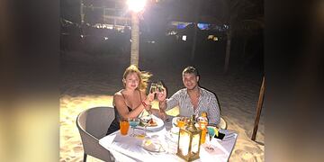 Mirá la romántica cena de despedida que tuvieron Coti Romero y El Conejo en su viaje a Cancún.