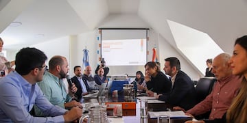 Ministro Jefe de Gabinete, Agustín Tita, en su exposición ante las y los Legisladores provinciales