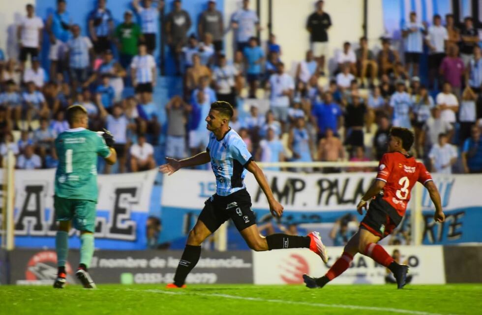 Racing no pudo en su debut y perdió con Deportivo Maipú en Nueva Italia