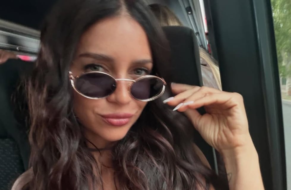 Adiós skinny jeans: Zaira Nara posó con el pantalón en tendencia y dio cátedra de estilo con un look urbano