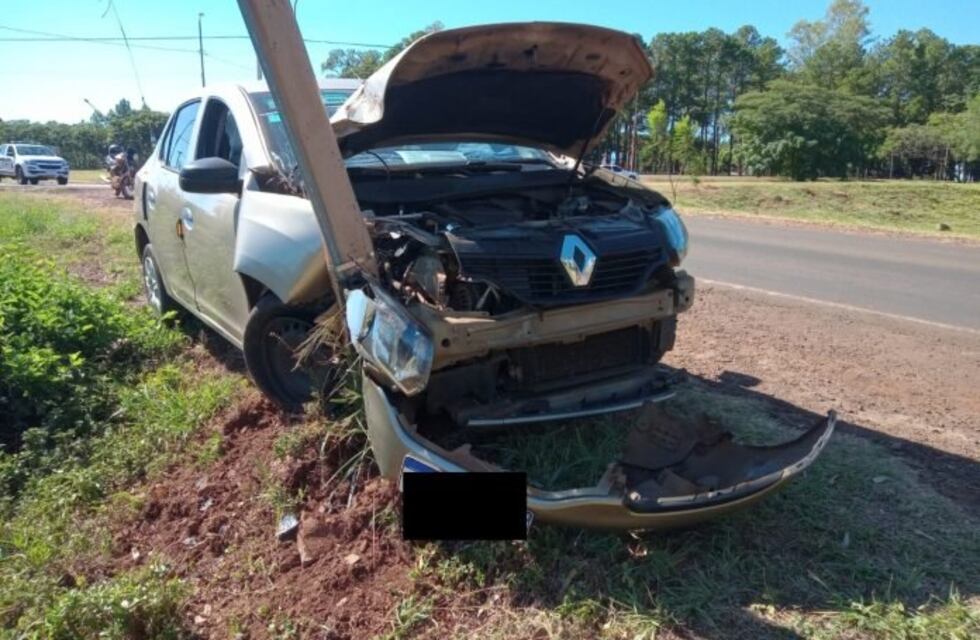 En estado de ebriedad, embistió un poste de luz en Posadas