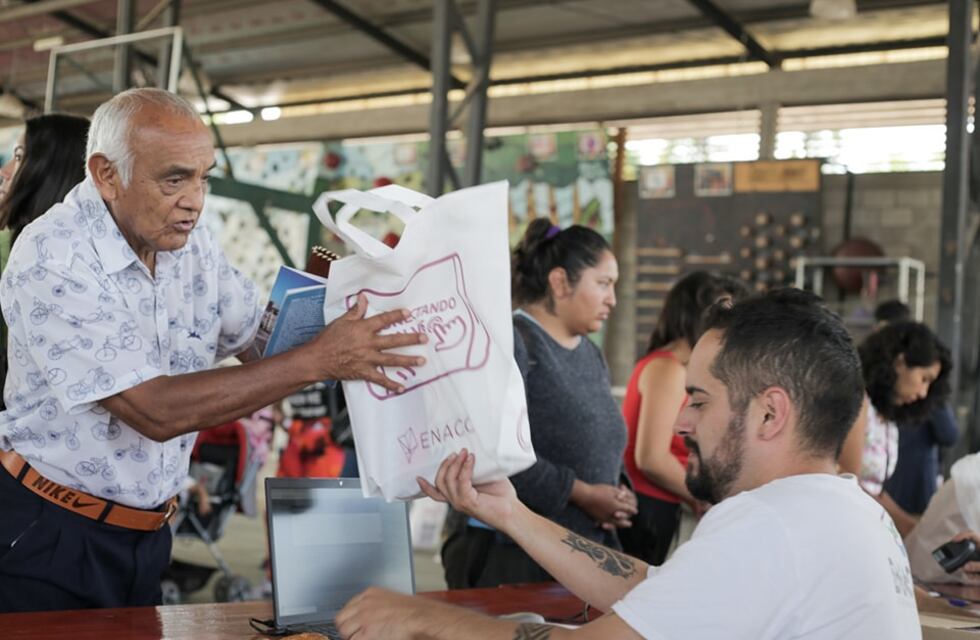 El ENACOM entregó en Jujuy 450 tablets del plan “Conectando con Vos”