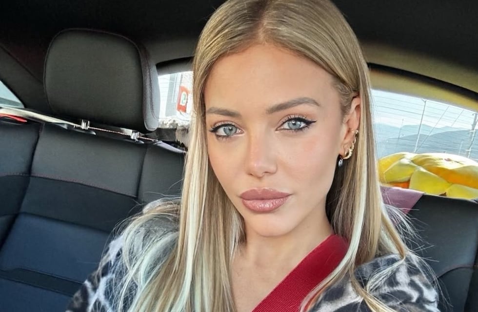 Como una barbie: Evangelina Anderson levantó la temperatura en lencería rosa