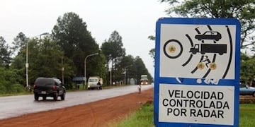 Misiones avanza con la instalación de 13 radares en rutas provinciales para reforzar la seguridad vial.