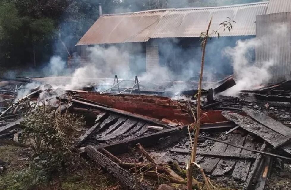 Incendio consumió una vivienda en General Urquiza