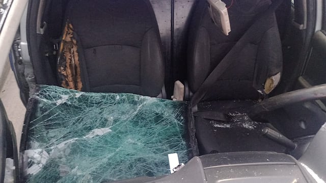 Patrullero atacado a pedradas en Villa Siburu . La criatura fue llevada a una clínica. (Policía)