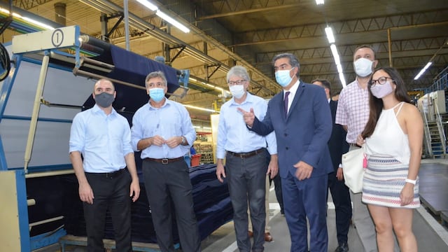 El Ministro de Economía de la Nación recorrió el Parque Industrial de Puerto Tirol.