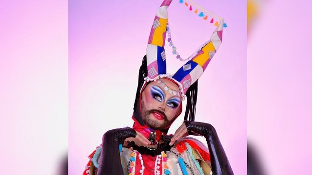 El artista de Esperanza que sorprendió a todos con su presentación que combina folclore con el Drag queen.