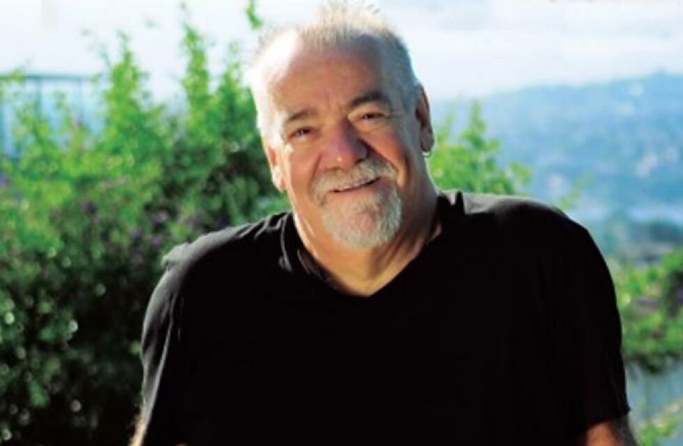 Murió a los 68 años el humorista Carlos Sánchez