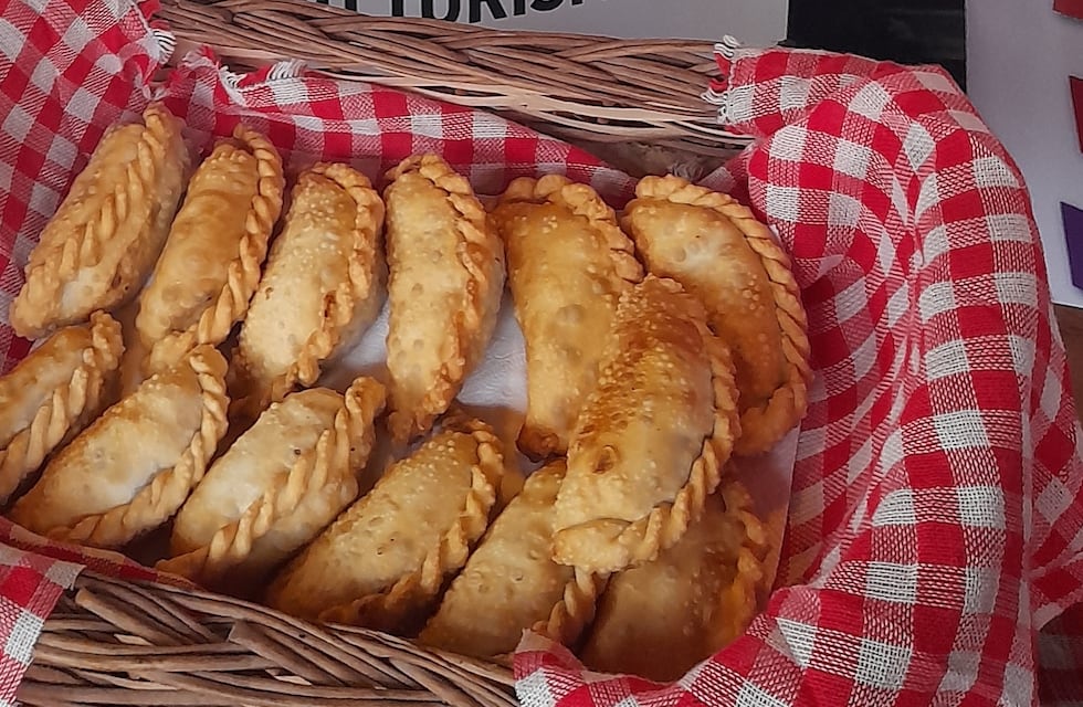 Semana de Mayo: cómo hacer las clásicas empanadas entrerrianas dulces y picadas a cuchillo