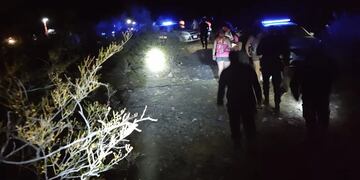 Rescataron a 25 personas desde un cerro en San Juan.