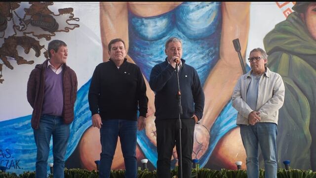 El gremio mercantil inauguró un mural en el edificio Islas Malvinas, a modo de homenaje a los excombatientes.