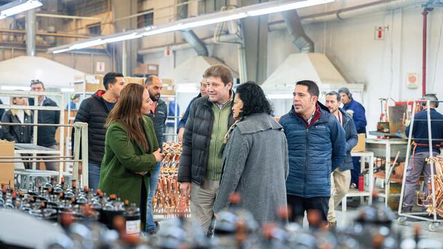 Melella visitó la Cooperativa Tierra del Fuego, ex Audivic