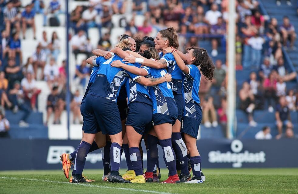 Natalia Grella y Evangelina Franco fueron titulares en Talleres ante Sarmiento de Junín