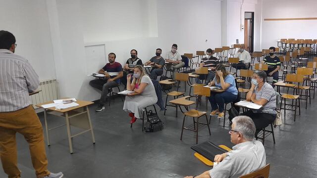 Reunión entre autoridades de UTN y docentes de Cresta