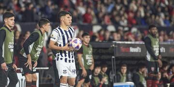 El lateral Tomás Olmos hizo su debut en Talleres, y se emocionó por el esfuerzo de su familia.