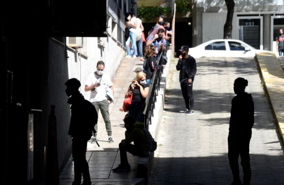 Coronavirus en La Plata: “Estamos todos desbordados”, aseguran desde el sector de Salud