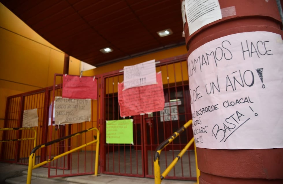 Córdoba: padres tomaron un colegio a modo de reclamo por las malas condiciones del edificio