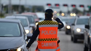 La Policía Caminera de Córdoba le labró las multas correspondientes. (Archivo / La Voz).