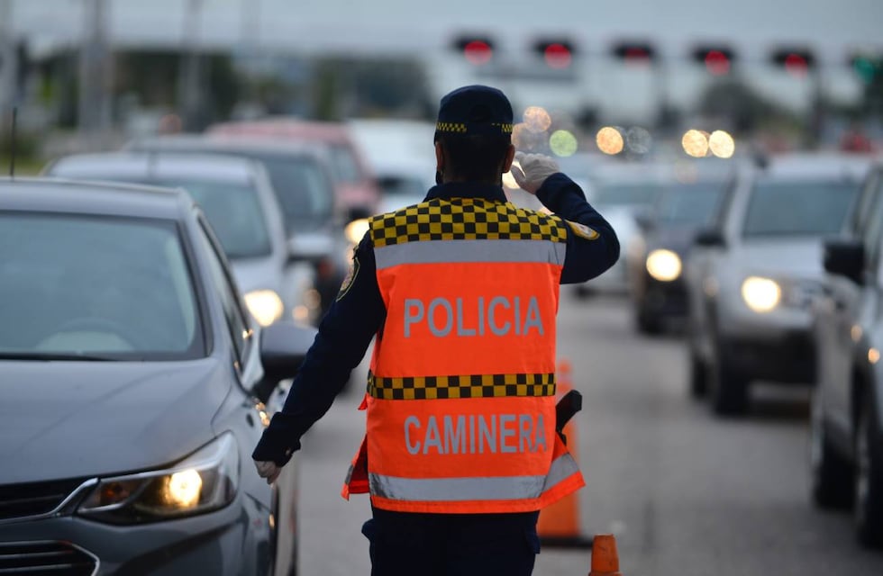 Cometió cinco infracciones cuando intentó evadir un control policial en Córdoba