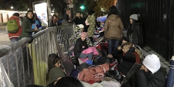 Fue al Monumental a ver a River Plate y se encontraron con un acampe que espera a Harry Styles .