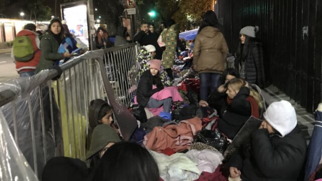 Fue al Monumental a ver a River Plate y se encontraron con un acampe que espera a Harry Styles .