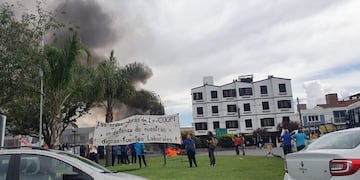 Movilización y corte de ruta de trabajadores de la Coopi y SIPOS en Carlos Paz.