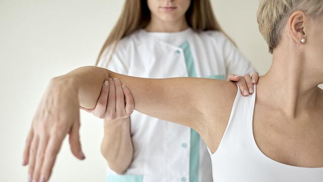 Hay kinesiólogos especialistas en rehabilitación oncológica. / Especial Profesionales y Sociedad