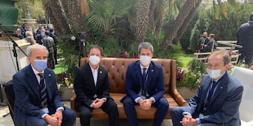 Sergio Uñac, se reunió este viernes con el nuevo ministro de Obras Públicas de Chile, Juan Carlos García.