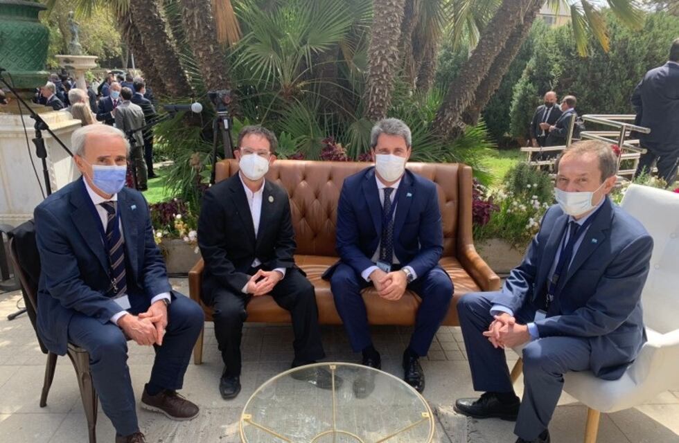 Sergio Uñac participó de la comitiva argentina en la asunción de Gabriel Boric Font en Chile