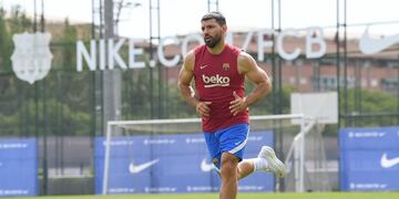 Sergio Agüero será baja diez semanas por lesión.