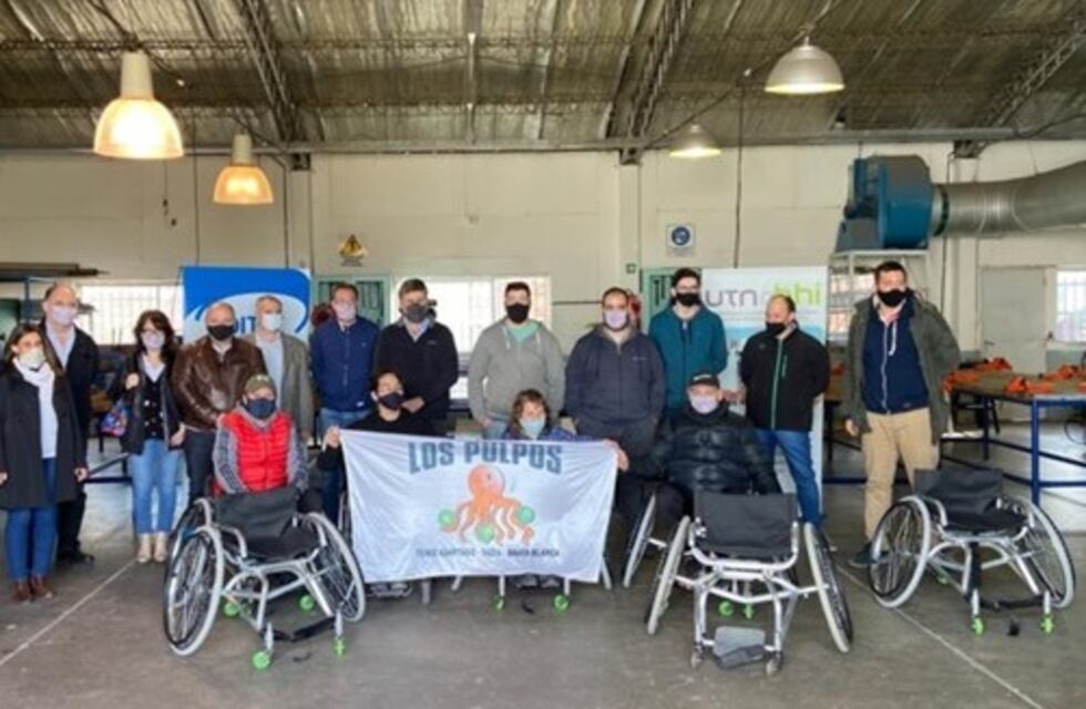 La UTN donó sillas especiales para la práctica de tenis adaptado a DUBA