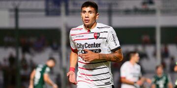 Nico Castro en el empate de Newell's ante Sarmiento