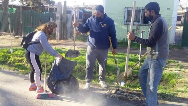 Los integrantes el grupo de Madres Cocinando dieron el primer paso con la limpieza.