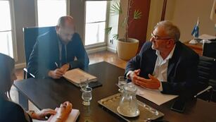El Senador Provincial Alcides Calvo, junto a la Ing. Barbara Chivallero se reunieron con el Ministro de Desarrollo Productivo de la Provincia de Santa Fe Gustavo Puccini