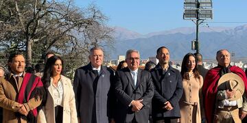 El gobernador Raúl Jalil participó hoy en Salta, junto a la vicepresidenta de la Nación y gobernadores del Noroeste Argentino