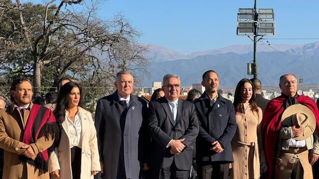 El gobernador Raúl Jalil participó hoy en Salta, junto a la vicepresidenta de la Nación y gobernadores del Noroeste Argentino