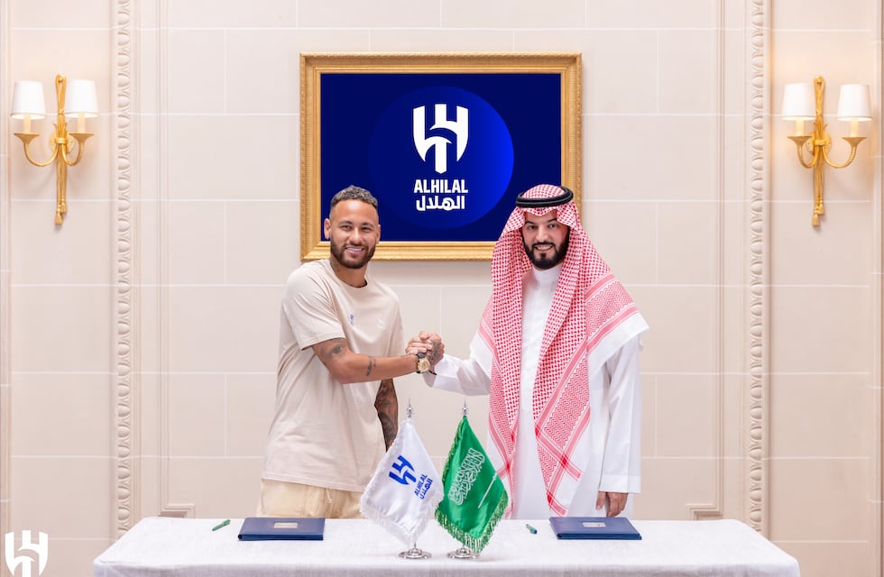 Neymar Jr se convirtió en el jugador más caro de toda la historia: las exorbitantes cifras que pagaron por él